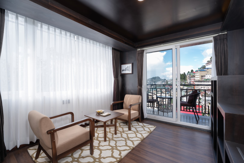 Premium View Room with Balcony & Bathtub