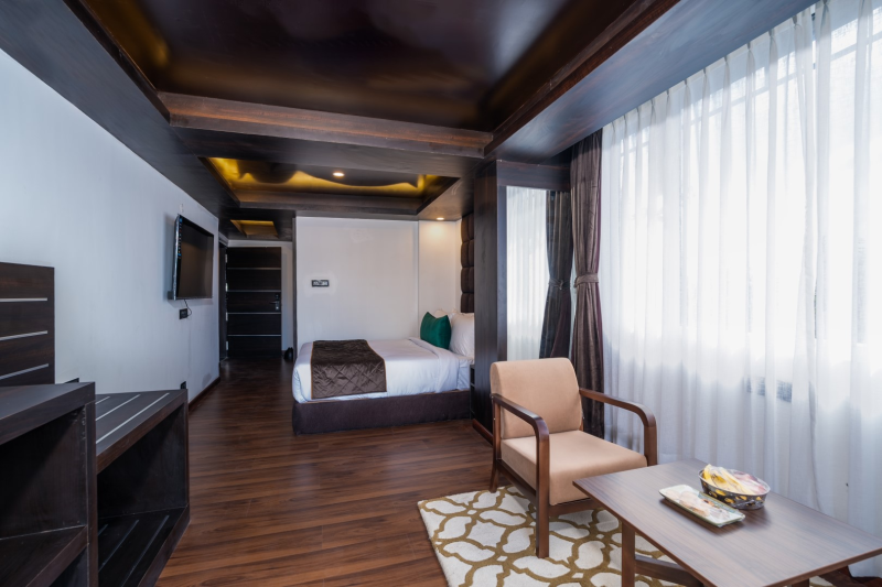 Premium View Room with Balcony & Bathtub