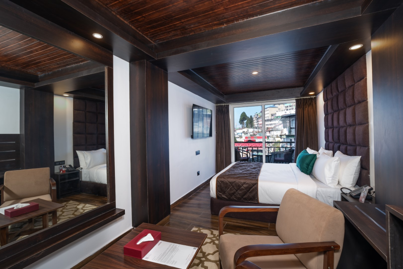 Deluxe View Room with Private Balcony