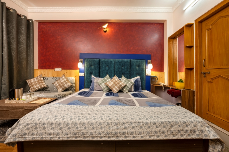 Superior Corner Room with Balcony