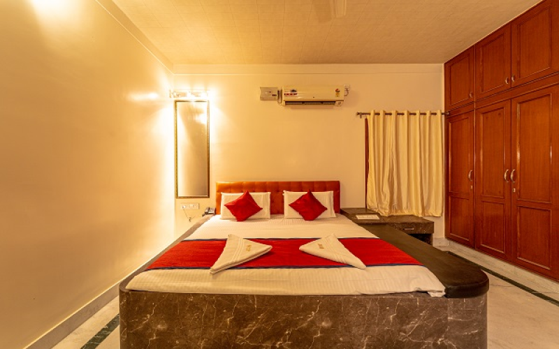 12 Bedroom Apartment