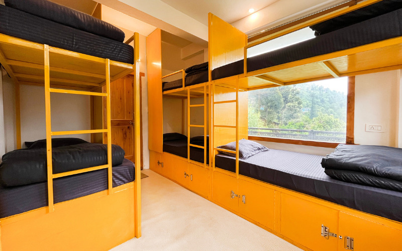 Young Monk Hostel Jibhi