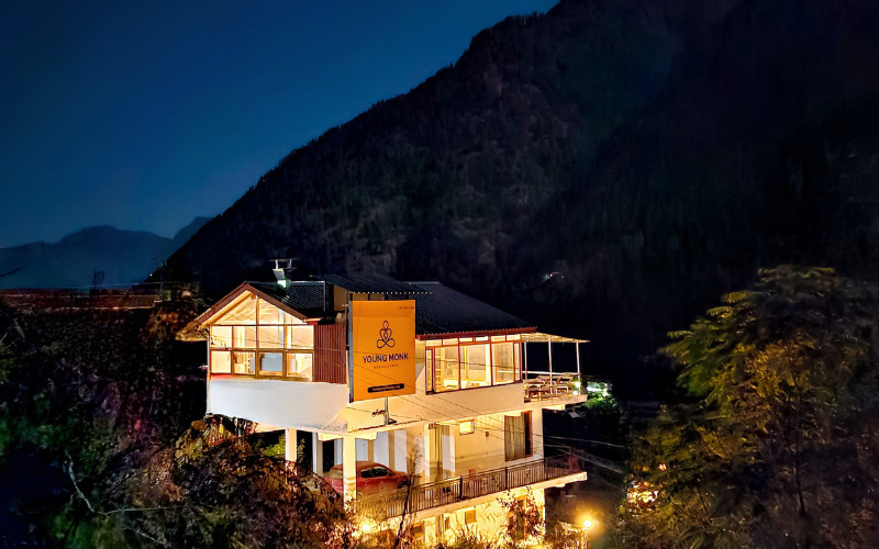 Young Monk Hostel Jibhi