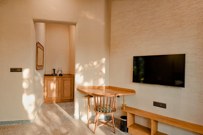 Junior Suite with Deck & Garden View