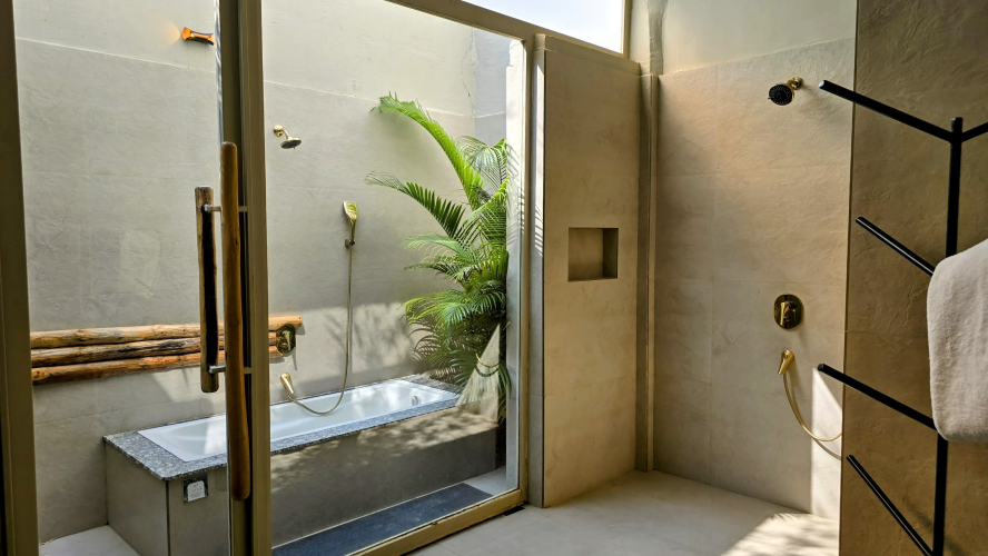 Junior Suite with Open To Sky Bath Tub