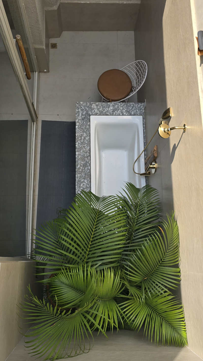 Junior Suite with Open To Sky Bath Tub