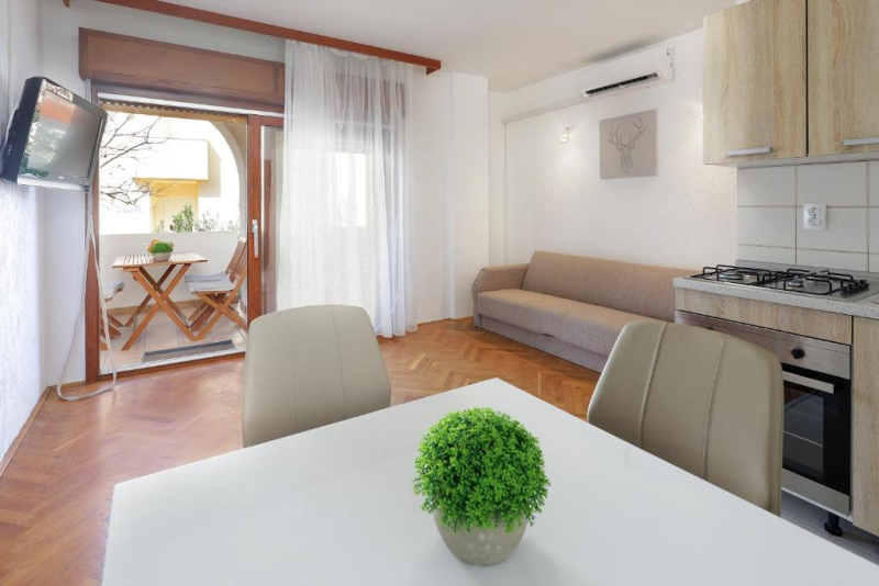 Apartman 2 (A4, priz)