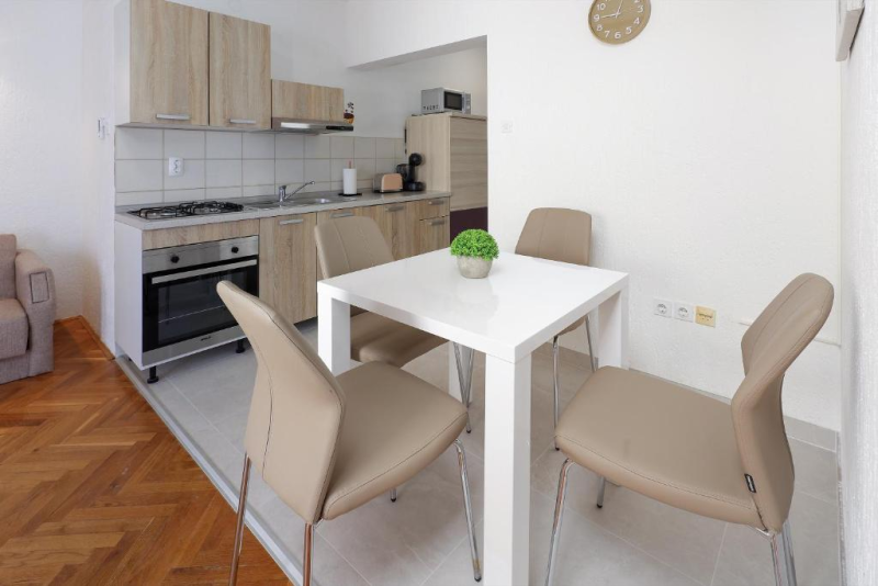 Apartman 2 (A4, priz)
