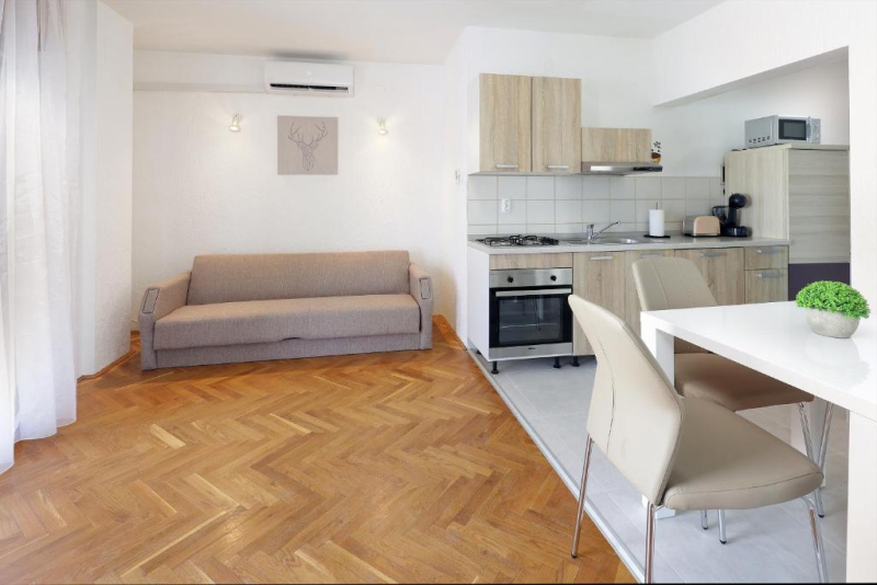 Apartman 2 (A4, priz)