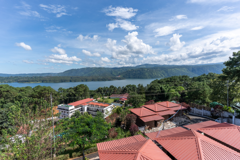 Cottage with Lake View & Balcony