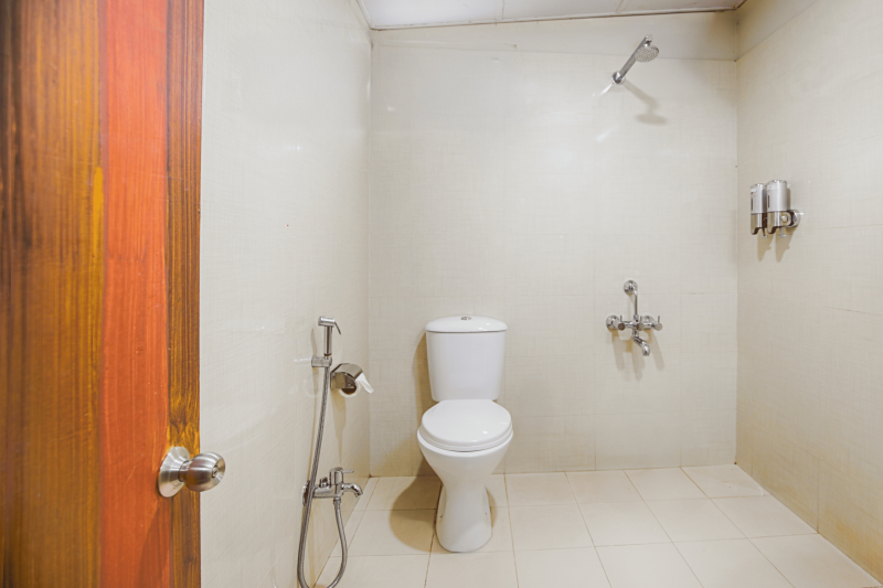 Cottage with Lake View & Balcony