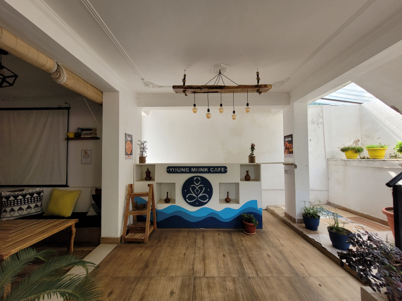 Young Monk Hostel Dharamkot