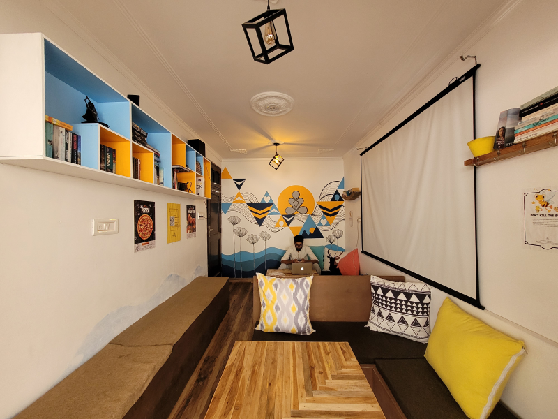 Young Monk Hostel Dharamkot