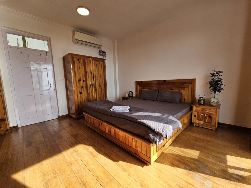 Young Monk Hostel Dharamkot