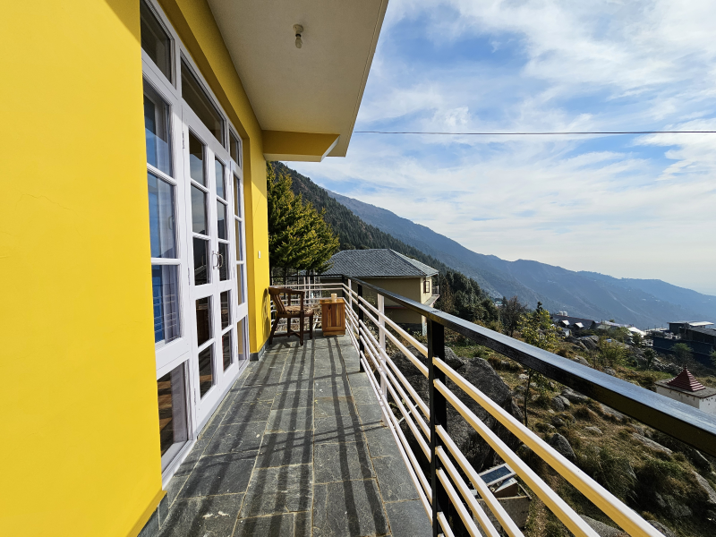 Young Monk Hostel Dharamkot