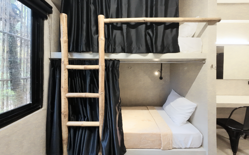 Private 6 Beds (Share Bathroom)