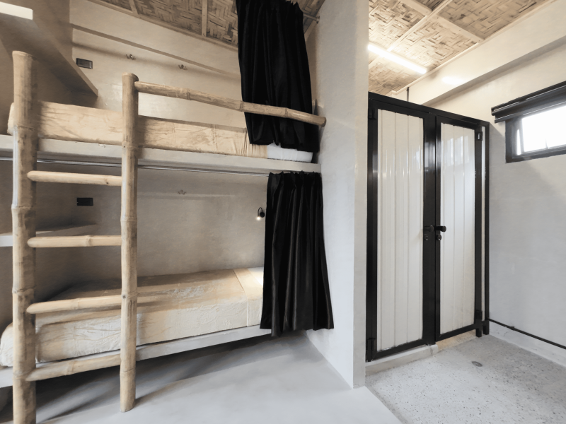 Single Bed in 4 Beds Mix Dorm (Ensuite Bathroom)