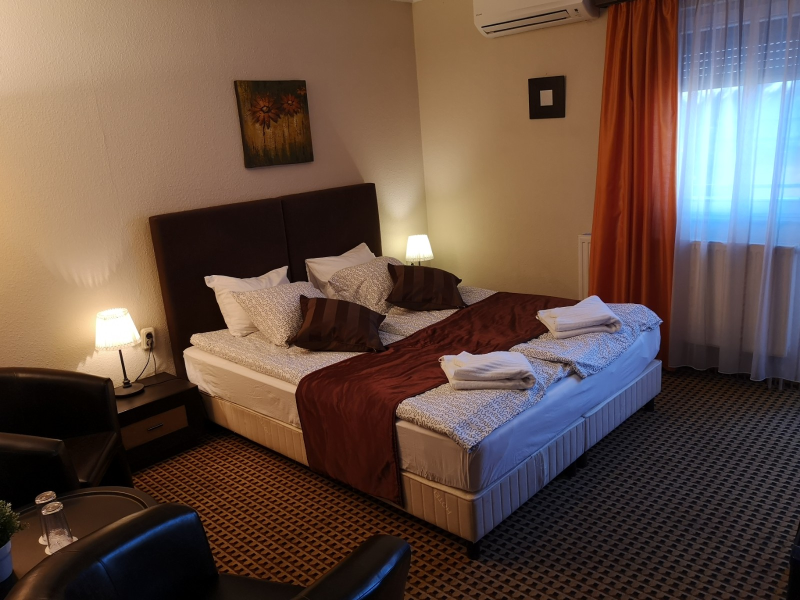 Erkélyes kétfős szoba 