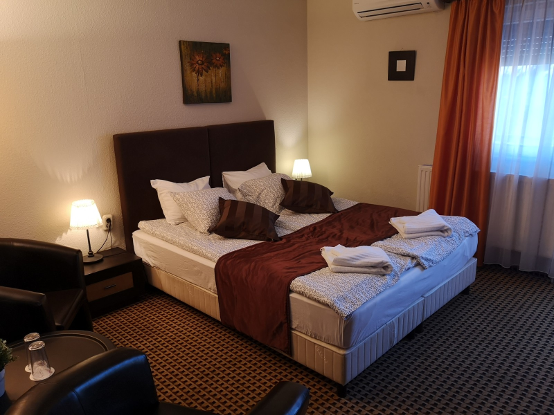 Erkélyes kétfős szoba 