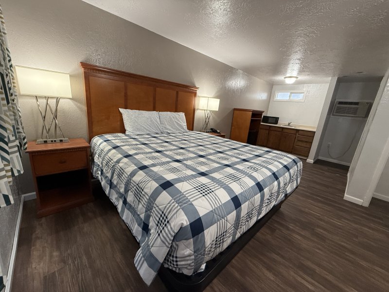 King bed with Kitchenette