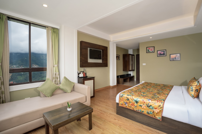 Deluxe Valley View Room