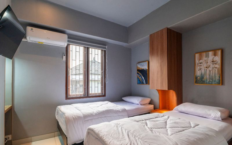 Standard Twin Single Bed