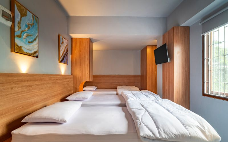 Standard Triple Single Bed