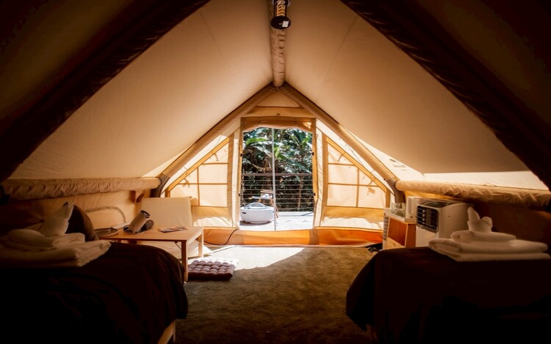 Family Tent —113 sqm, 2 Bedroom, 2 Bathroom, 2 Bathtub