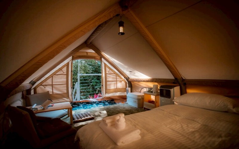 Family Tent —113 sqm, 2 Bedroom, 2 Bathroom, 2 Bathtub