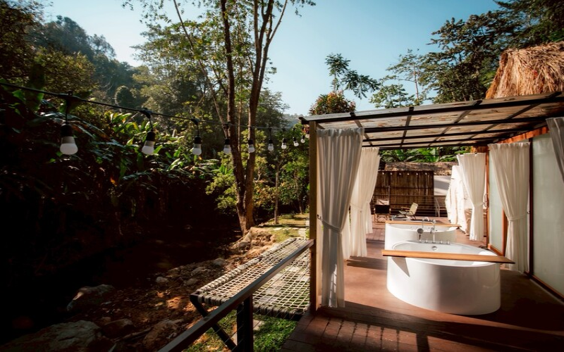 Family Tent —113 sqm, 2 Bedroom, 2 Bathroom, 2 Bathtub