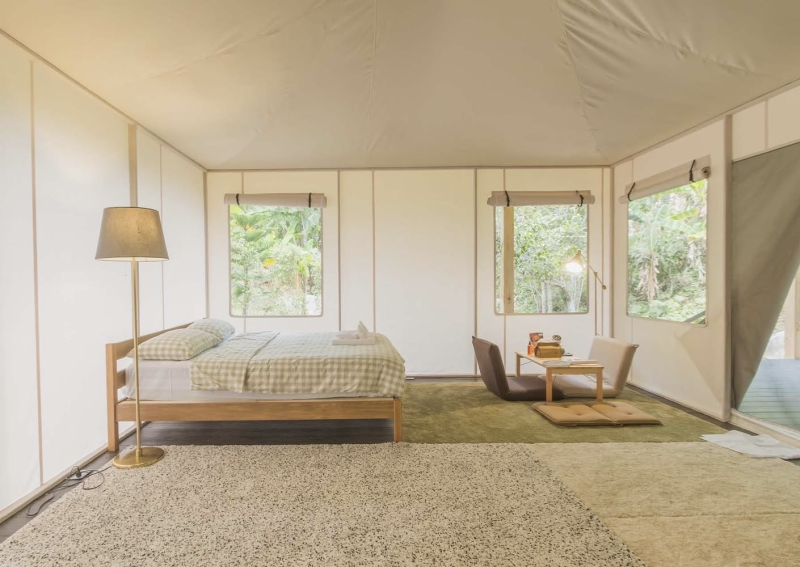 Crown Tent, King Bed —64.4 sqm