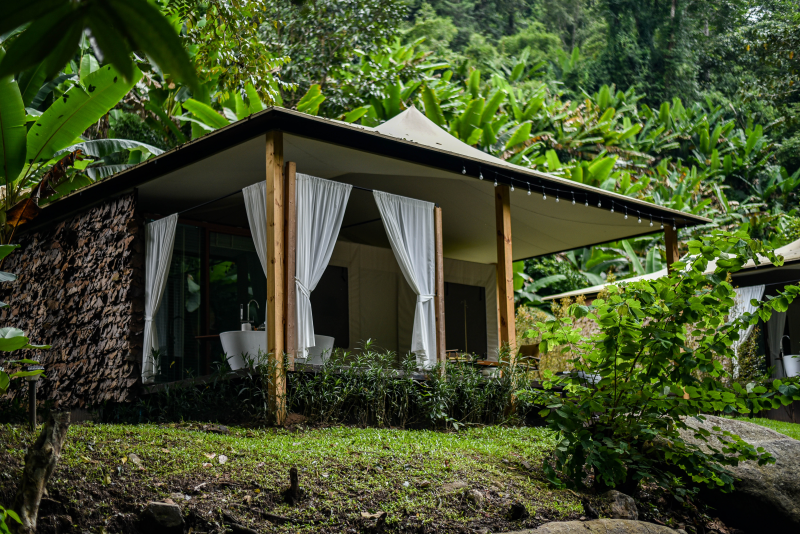 Crown Tent, King Bed —64.4 sqm