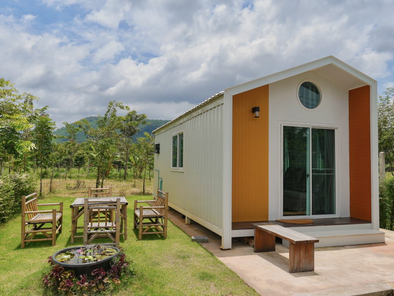 Knockdown villa