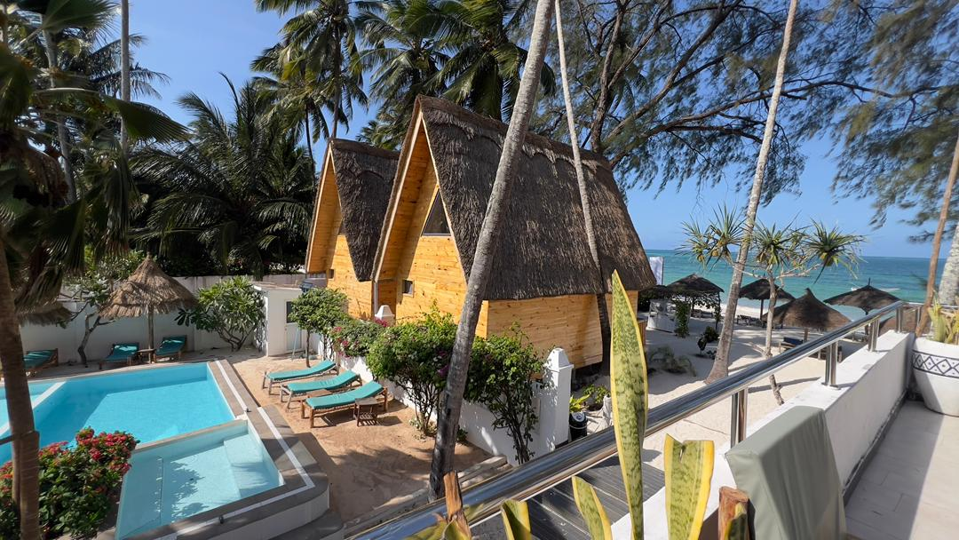 Eco bungalow front Ocean