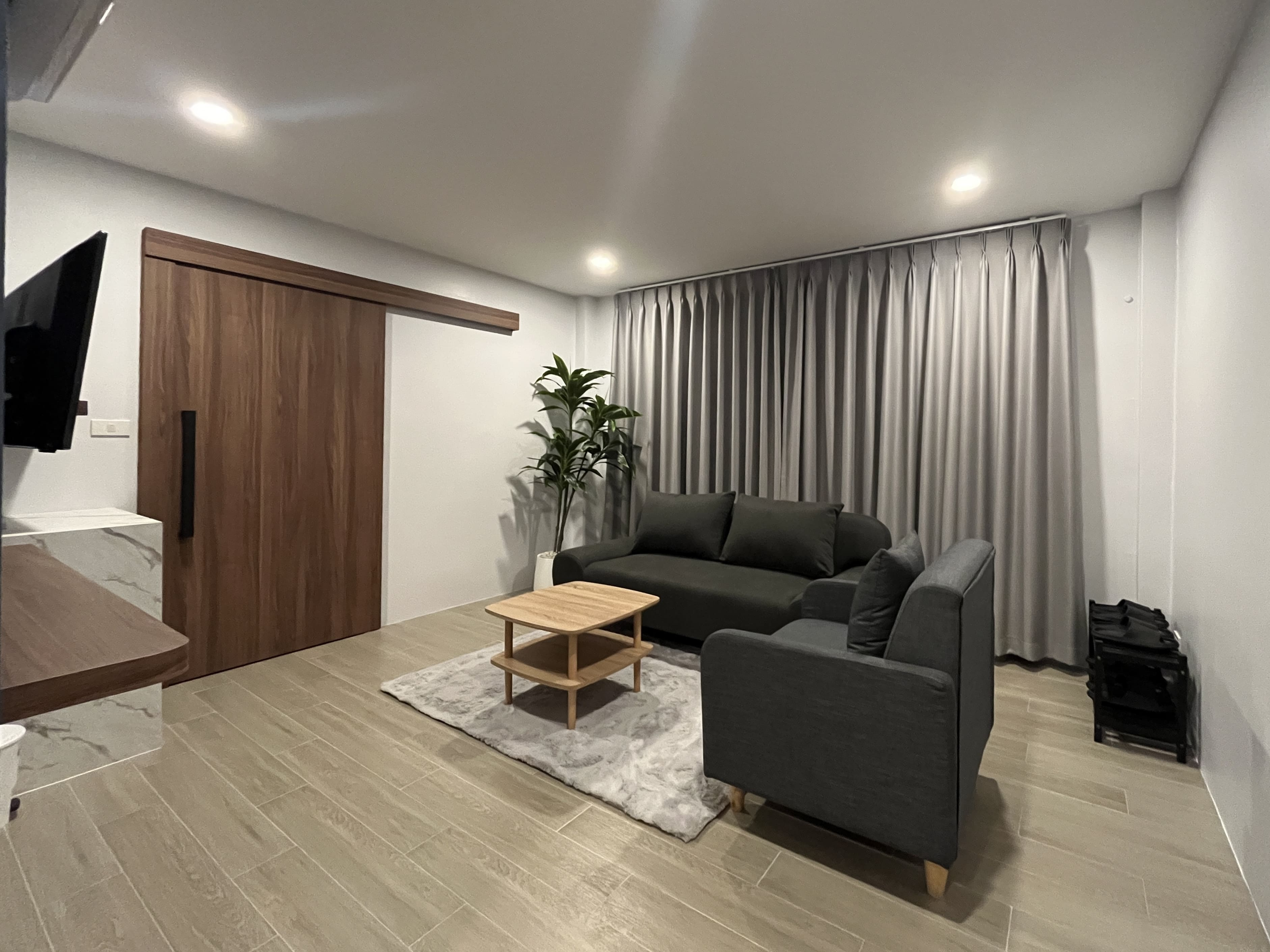 Deluxe Family Room