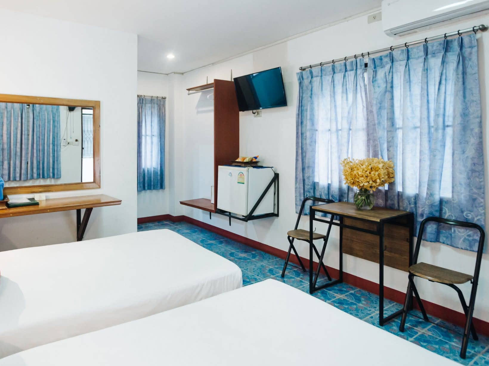 Twin Room with Private Bathroom