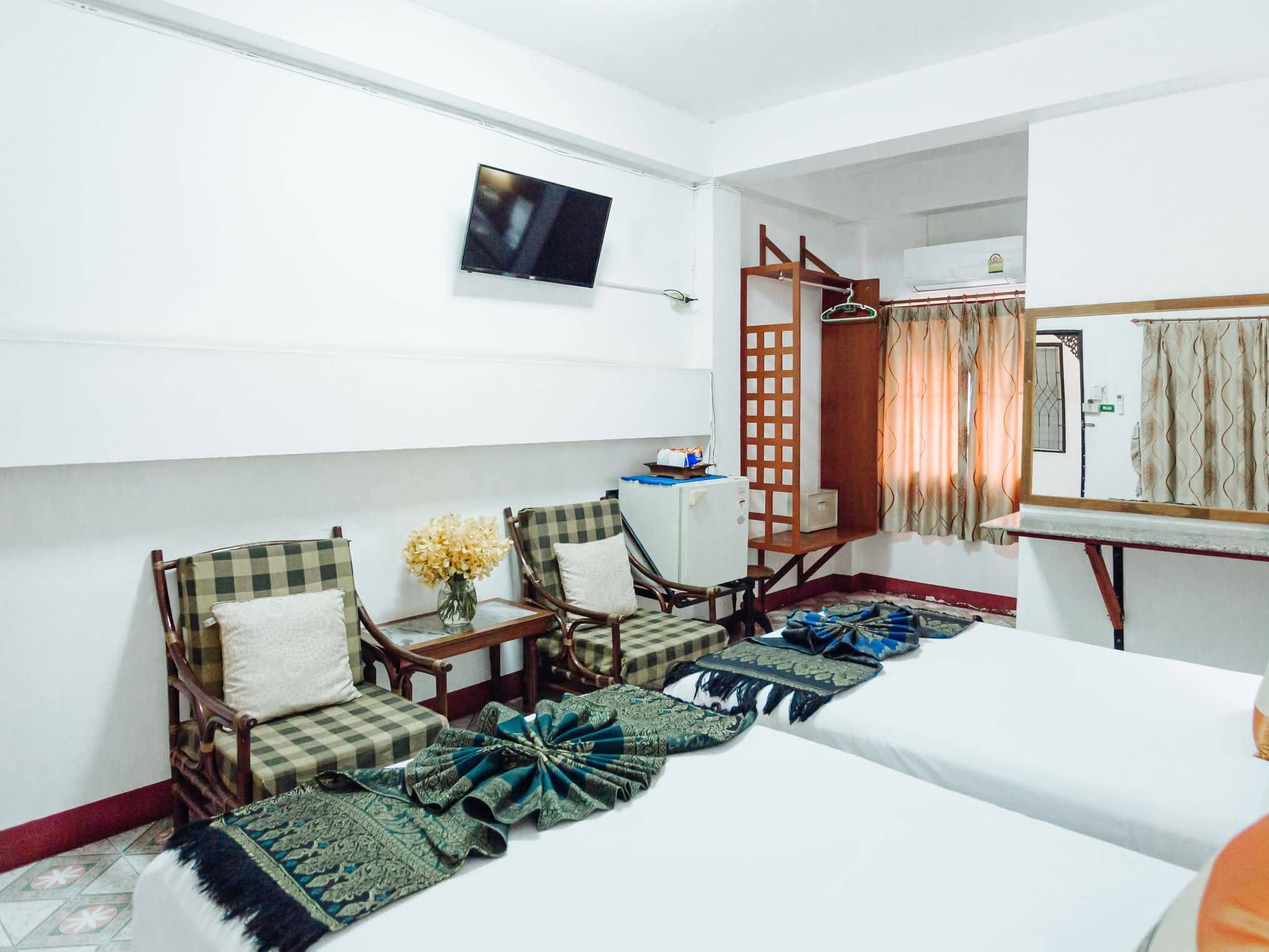 Twin Room with Private Bathroom