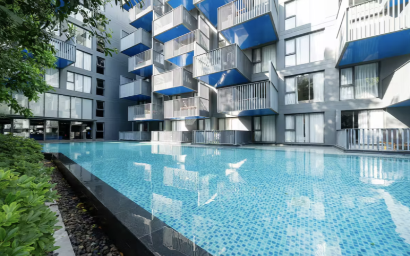 Condo The Deck - Patong