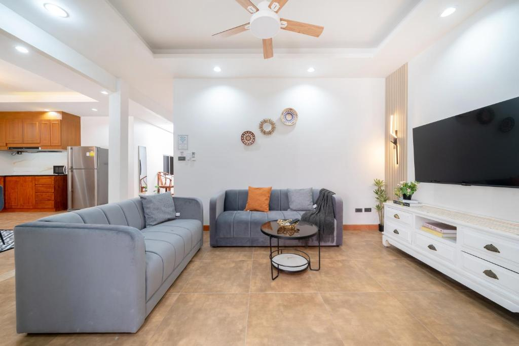Patong Koknam 4 BR. , Jacuzzi