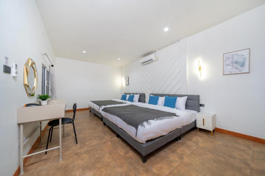 Patong Koknam 4 BR. , Jacuzzi