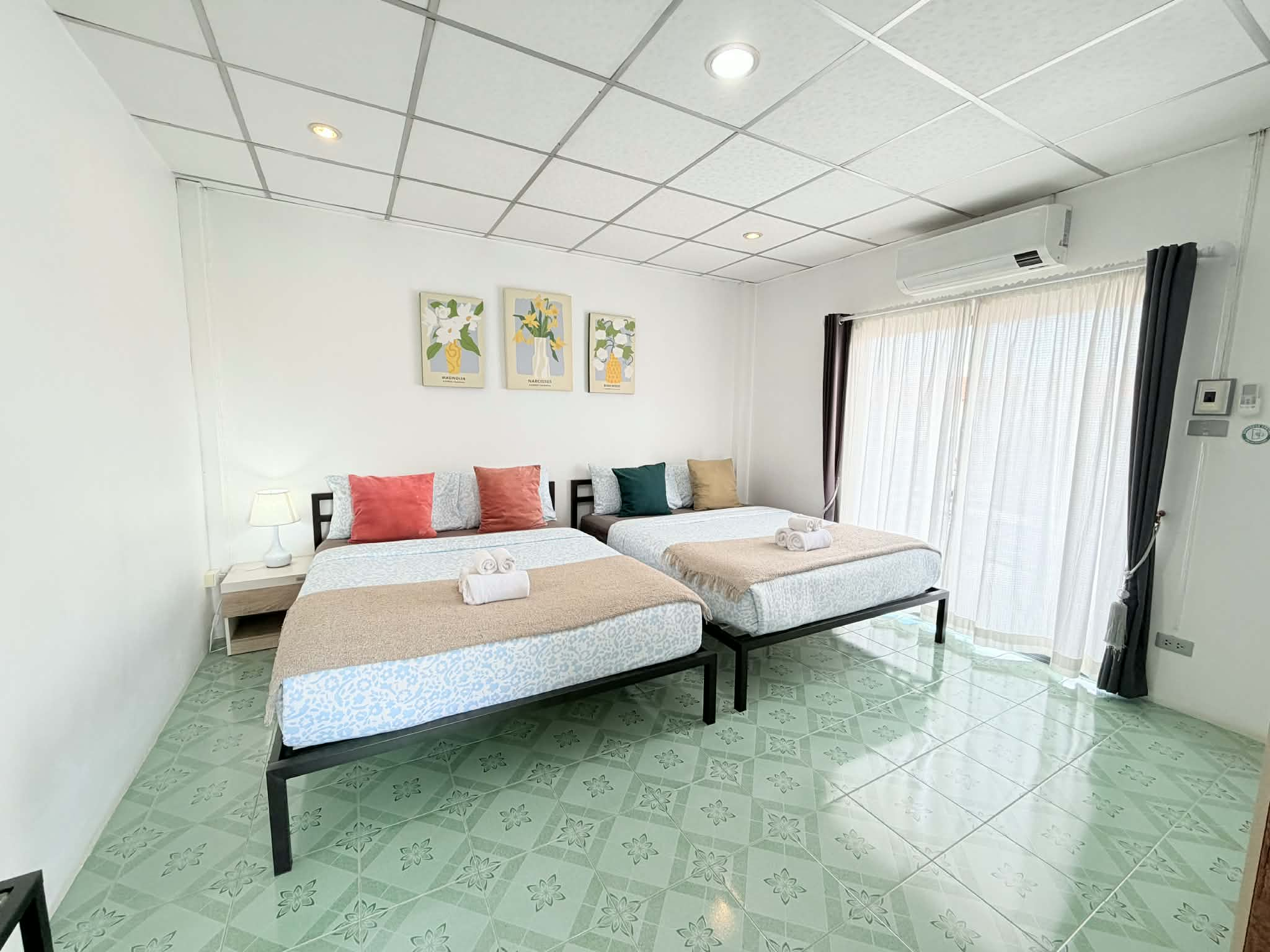 Two-bedroom Suite room (Hello Sunshine)