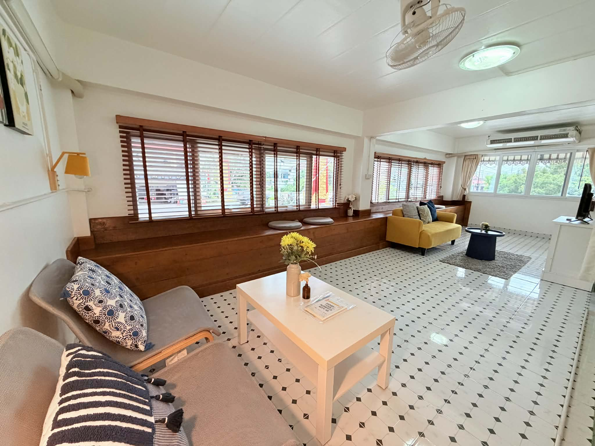 Suite room (Hello Sunshine)
