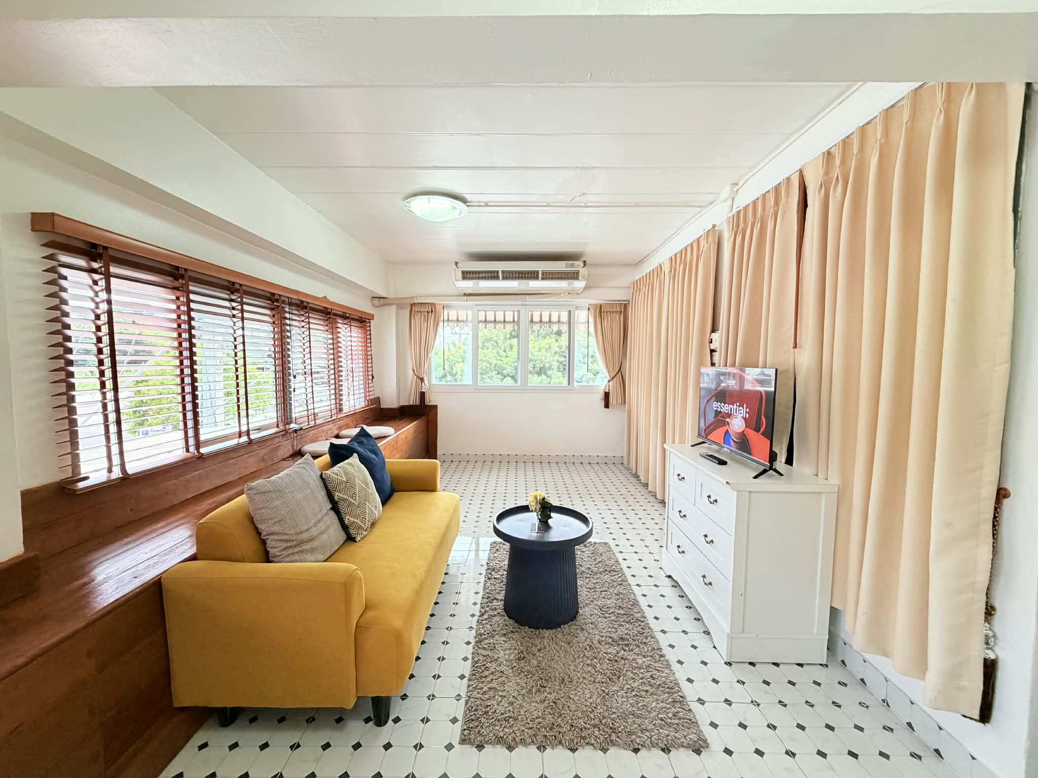 Hello Sunshine (Entire House)
