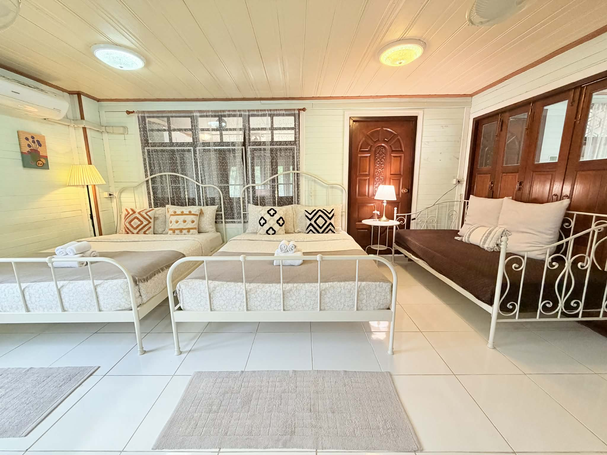 Green Riverside Homestay (Entire House)