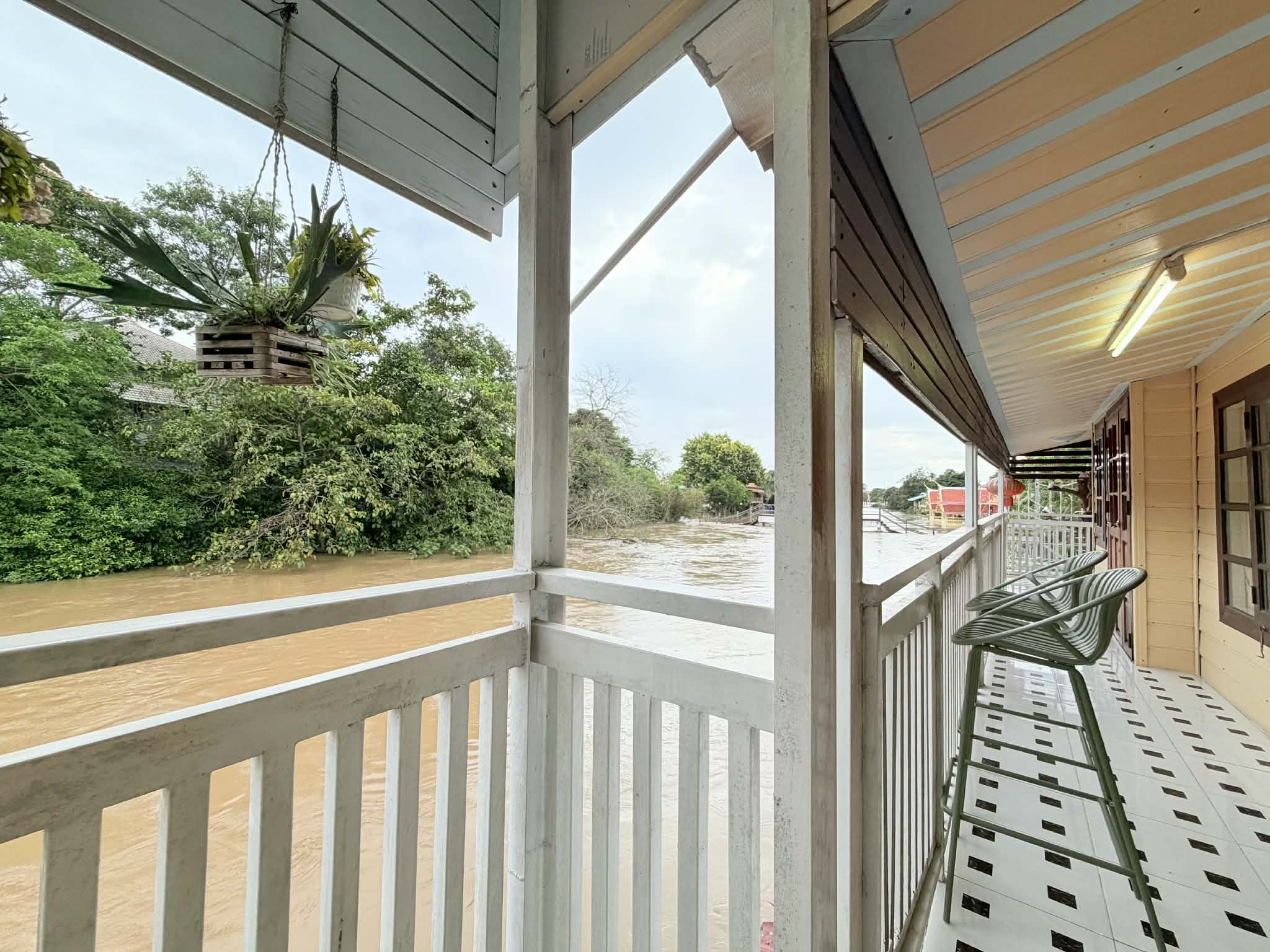 Green Riverside Homestay (Entire House)