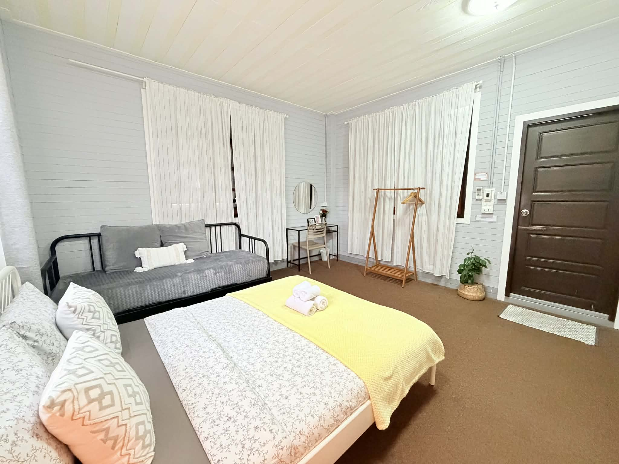 Family room (The Warehouse)