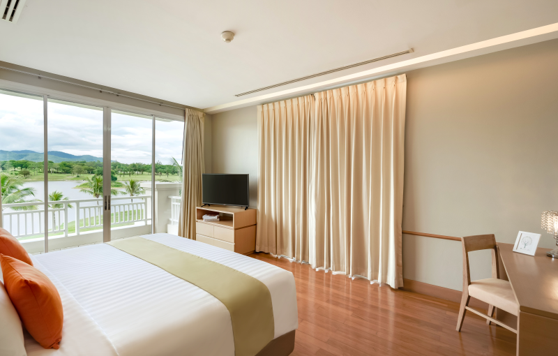 H-Deluxe Suite King Bed