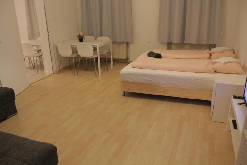 32 - 3 Bedroom (15562385) @