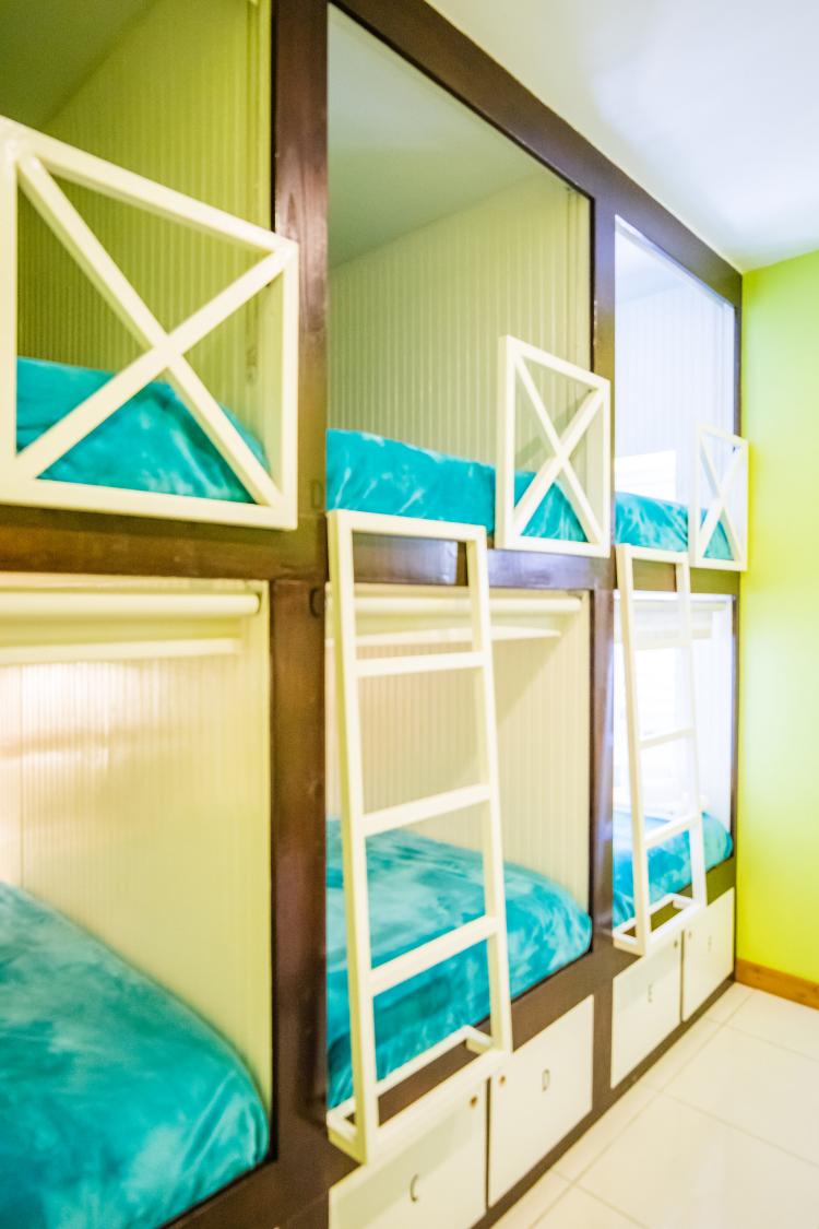 6 bed female dorm room